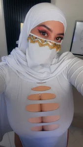 hana_falakのDo you come to see me ... or to lose yourself in me?  👀💦の 6枚の写真