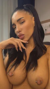 ❤ de MyaBlack  4 Imagens