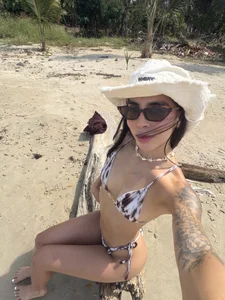 👙🌞🌊 de ZarianaEvanz  3 Imagens