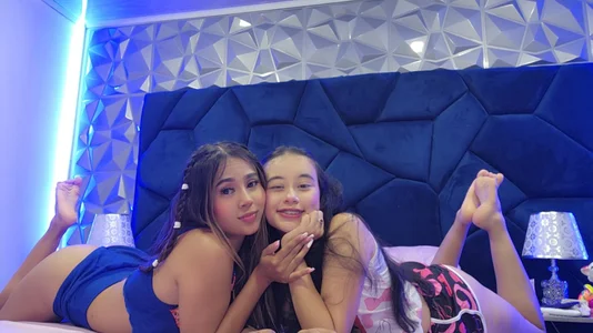 l0lita_emi Sleepover with my friend Liz 😈 Pic 2