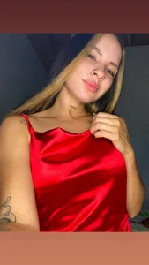 miimii_lovee Rojito Foto 7