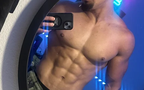 FITBOY615 Public - {count, plural, one {תמונה אחת} two {שתי תמונות} many {# תמונות} other {# תמונות}}