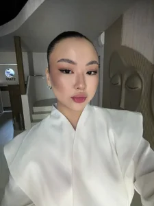 Less_i's XXX Nude Photo 1