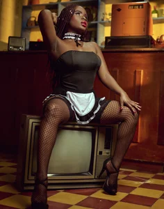 LindaBird Maid Pic 2