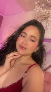 alisbloomのSexyの 2枚の写真