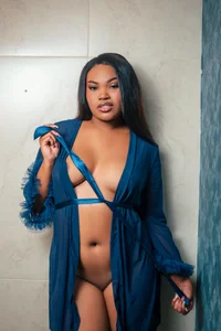 Confidence with a soft touch. de Nina-Parkerr  5 Imagens