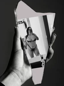 bella930303 Public Pic 2