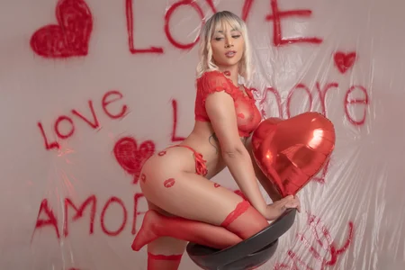 MadissonRey happy valentine Pic 2