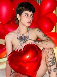 Ethan_lennox Lots of love for you ❤❤🌈 Bilde