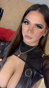 UrQueenDomCumTS Public Foto