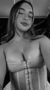 LuisaSweet_ Public Pic 6