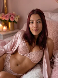 EveGreyson_Pink Public Billede 4