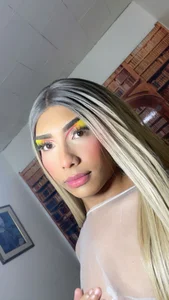 Nice makeup 🌈🌈🌈 de caribbean_passion_  3 Imagens