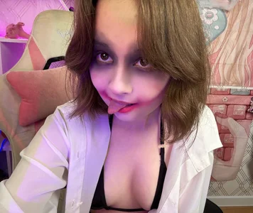 Mary_uw Terribly beautiful Halloween my first Joker image! Pic 3