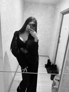 Kamilla_Cash Public Foto 4