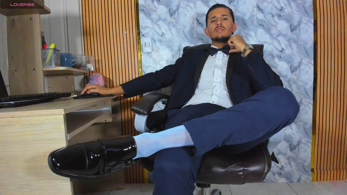 Трендове зображення  6259 Hideintheoffice