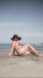 Yeseniaa25_ At the Beach!! Immagine  3