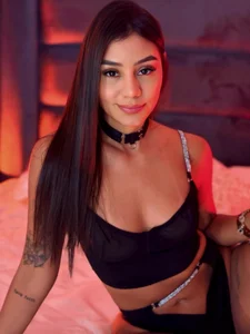 AllyJensen 🧡Stunning💙 Immagine  3