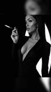 KimWilmes Luxe Temptation Pic