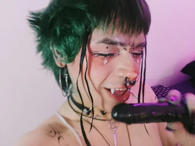 Neko_ne69の🧛‍♀️🔥💚🍭の 2枚の写真