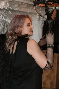 AvrilMillers Halloween  2টি ছবি