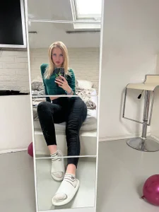 Yuna_Redi Public Pic 4