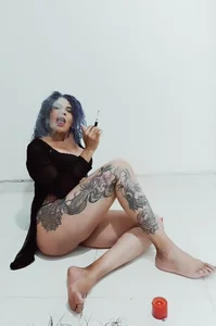 freyadevil333 Wrapped in Sin and Smoke Bilde 5