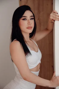 kylie_luna i feel like and angel in withe Immagine  8