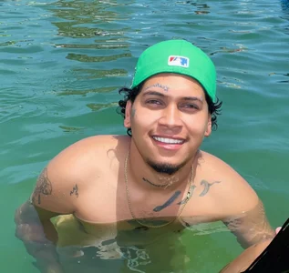 Alez09-'s XXX Nude Photo 1