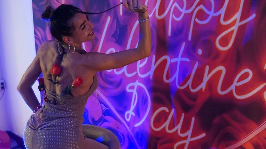 PlayfulShowのWine , Dress , Perfect Valentine s Day 🎀の 5枚の写真