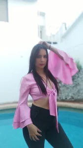 Giselle_Noah How do I look pink? Immagine  2