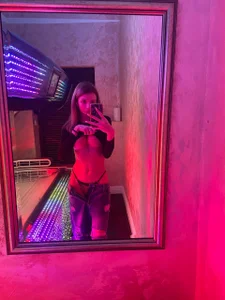 ButterflyLeah kullanıcısının I get tanned, but lacking of vitamin D 💊😏 albümü -  9 fotoğraf