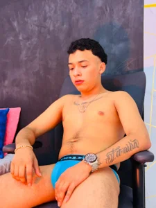 MarcusLux_ Public Pic 6