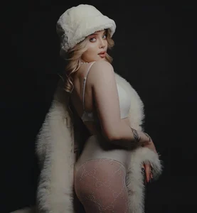 Cassy-Celestial_ Public Foto 8