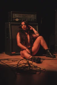 Samaanthaa_のThe Most Horny Groupieの 4枚の写真