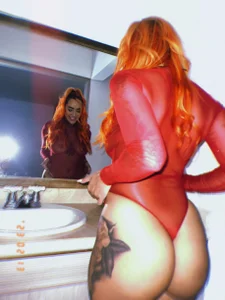 TaniaLarsen Red for you Pic 5