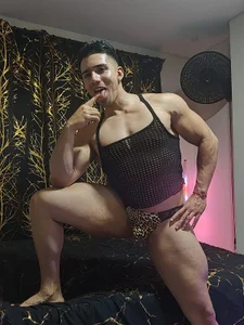 Liam_forest_ Posing in my room 圖片 5