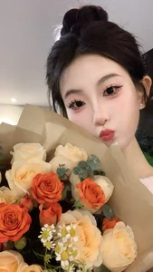 -YiYi 伊伊 Immagine 