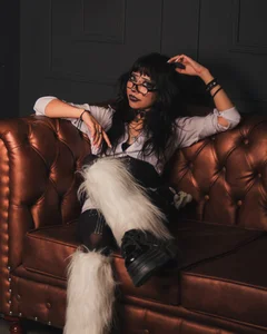 KiomyVamp Dark Sofa Pic 2