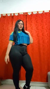Foticos con la camisa de colombia 🇨🇴Mi País bello de LuciaTomson Foto 4