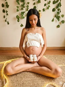 emily_cross pregnancy Kuva 3