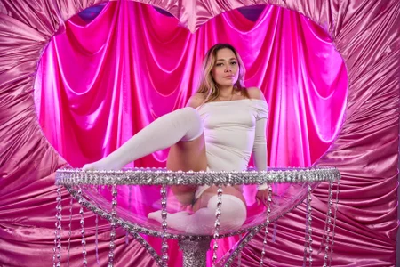 LanaMills_ Pink Girl Pic 6