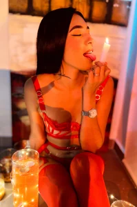 Sassy--Girl I'm burning with desire... do you dare to put out this fire? Pic 2