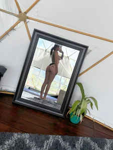 MilaLawrence Sexy Woman In Mirror Pic 6