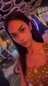 TheHugeCockBella Natural and bare face look! Pic 4