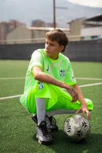 mono_blonde do you like soccer? Billede 2