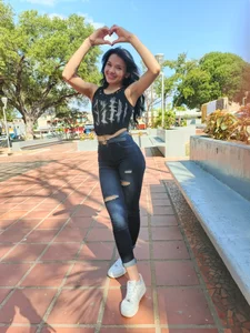 I am very happy in this place🥰💛💙❤️ de _shantal_smith  4 Imagens