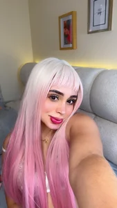 soph1a_roy PINK MOOD…. But make it dangerous 🫣 Foto 2