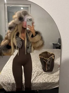 ZyraGoddes Let’s make today fun together Hình 5