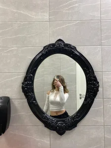 Lola_Ried Public Pic 9